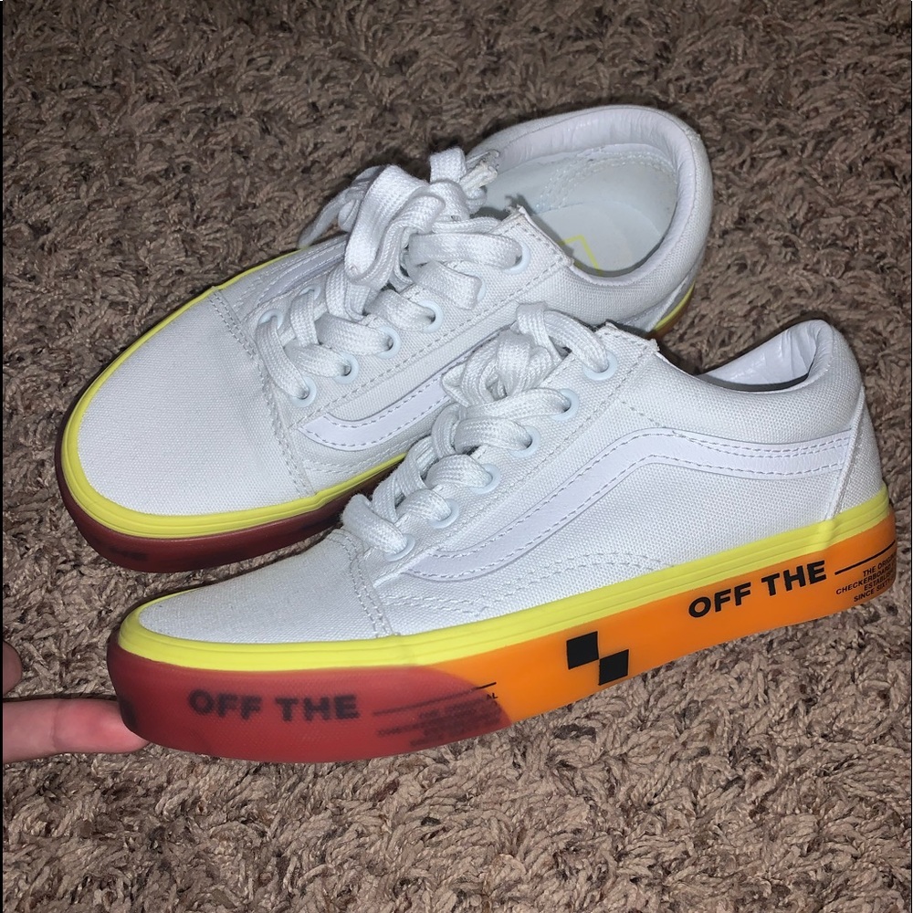 WHITE VANS